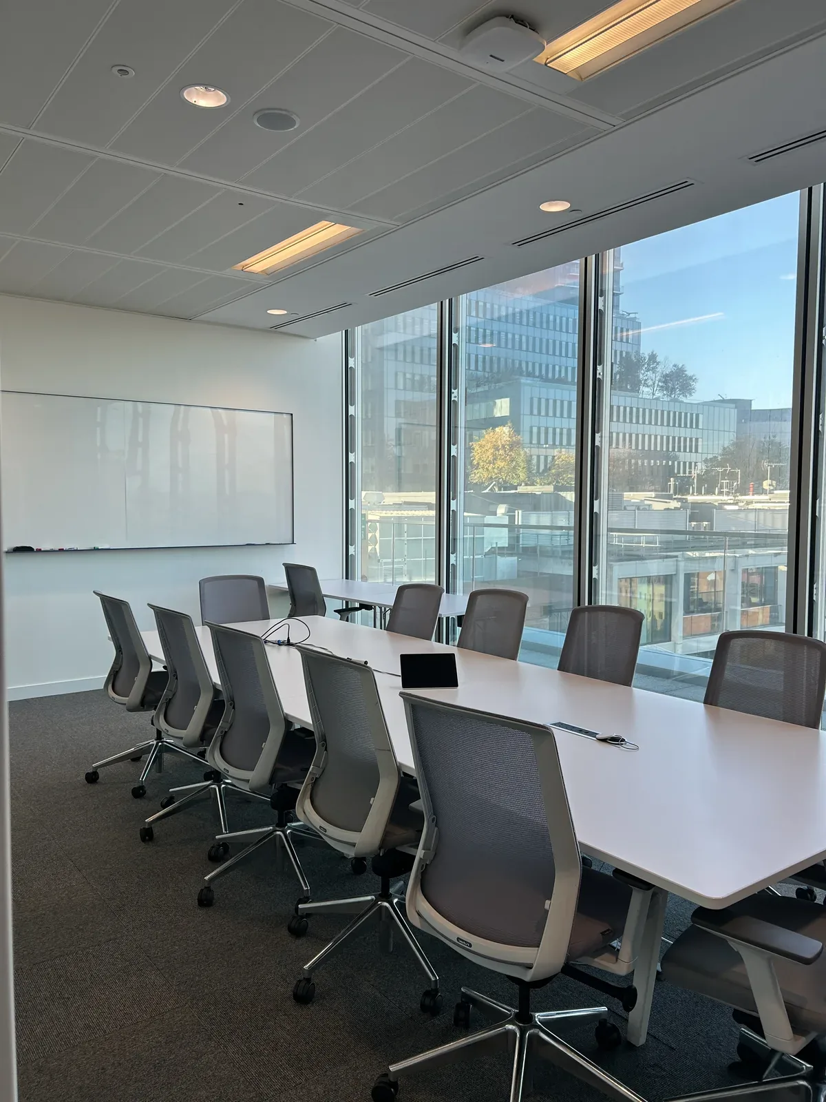 Boardroom in daylight after carpet clean, Moorgate, London