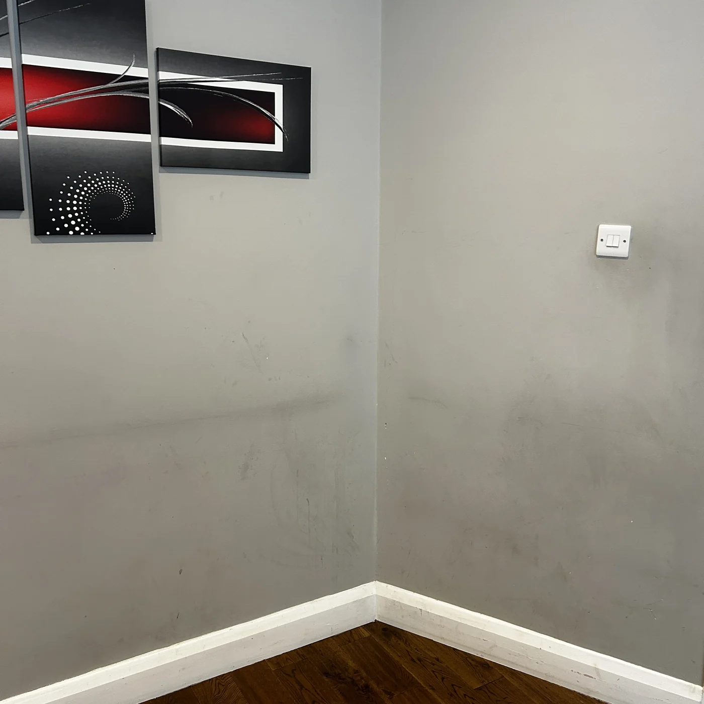 Wall marking and wear, thornton heath